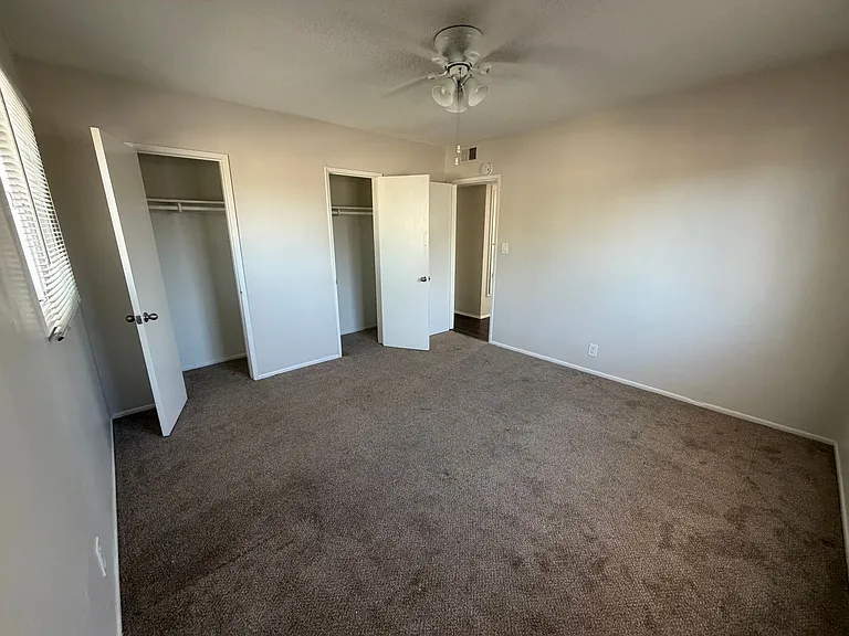 Spacious 1 Bedroom/1 Bathroom Apartment - $500 Off Move In + Reimbursed Application Fee — Photo 21