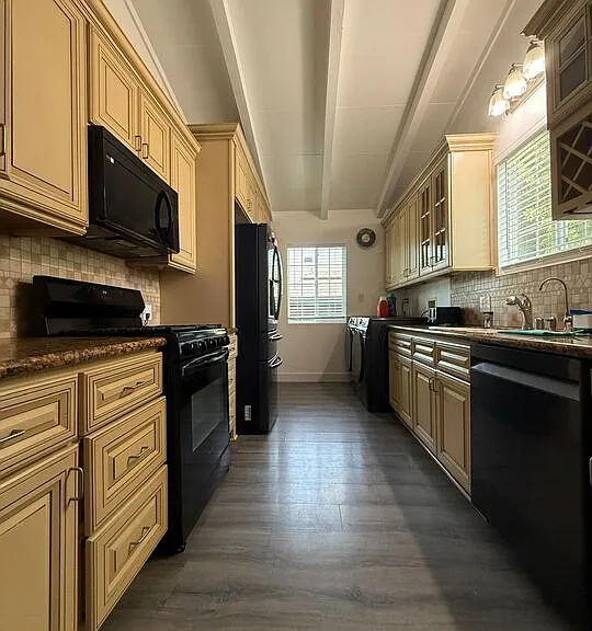 12308 Sheldon St — Photo 12