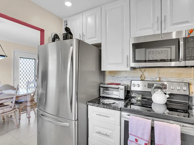 810 Burgundy St #Q — Photo 13