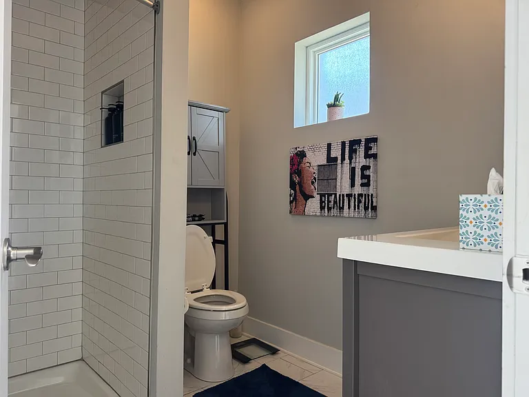 412 Ziegler St — Photo 16
