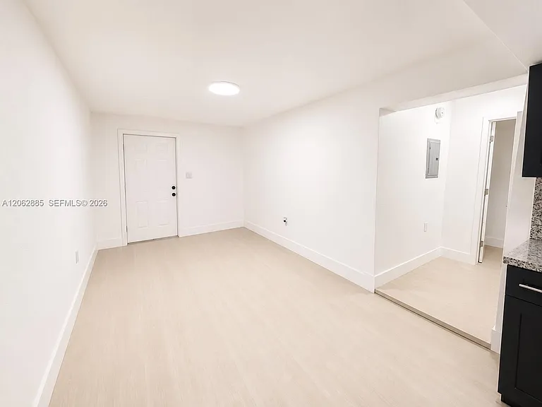 2829 SW 32nd Ct #2 — Photo 5