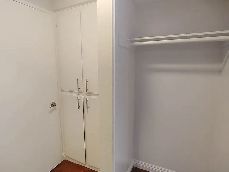 Villa De Adel Apts — Photo 154
