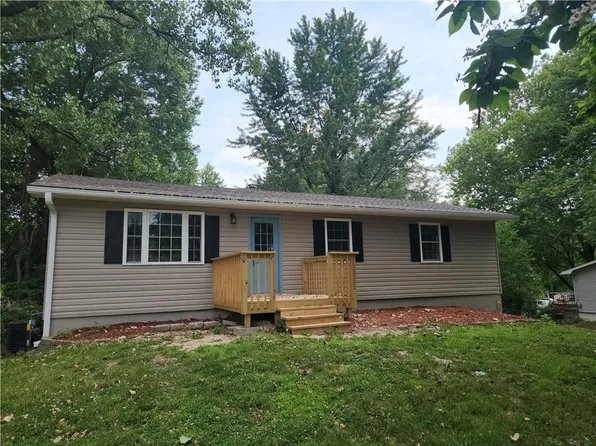 103 Spruce Ln, Windsor, MO 65360