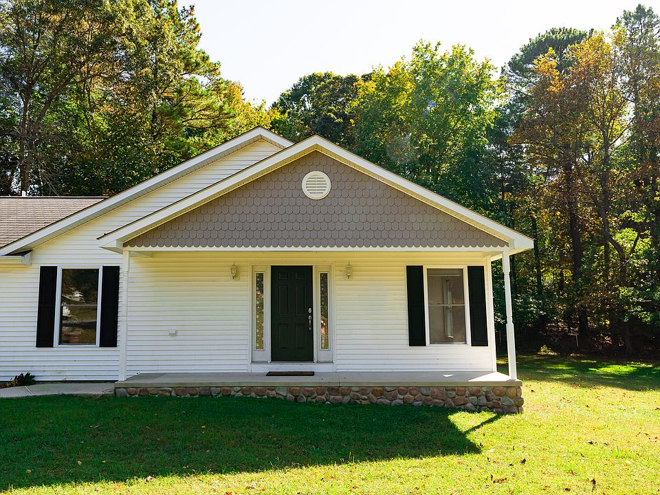 1st image of 823 Cove Point Rd