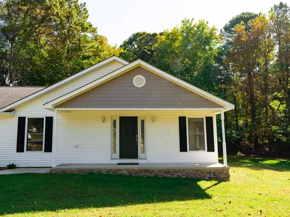 823 Cove Point Rd, Lusby, MD 20657