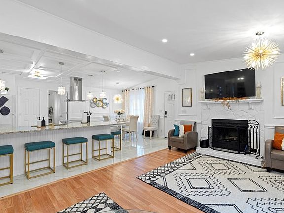 4th image of 3005 Chenango Dr