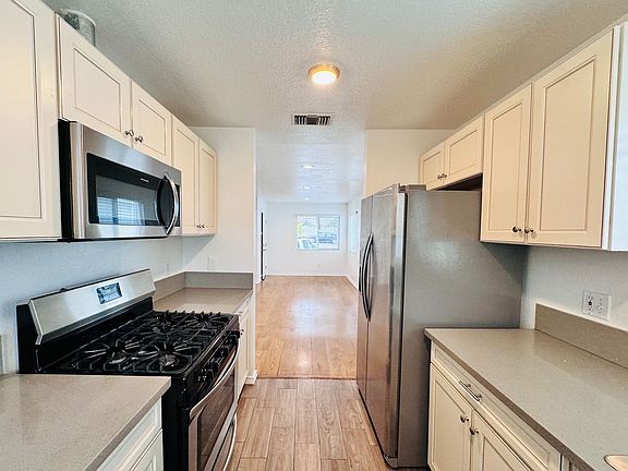 2nd image of 13512 Penn St