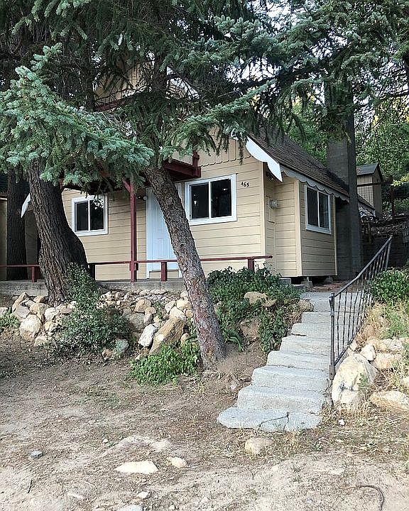 1st image of 465 Pine Dr