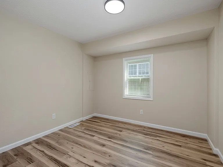 1649 N Patterson Ave — Photo 18