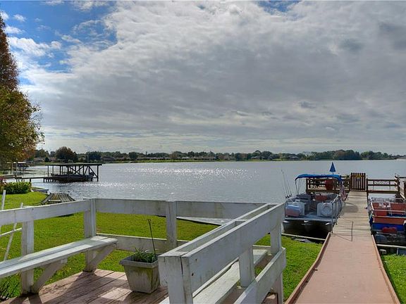 3rd image of 3352 Dexter Dell SE