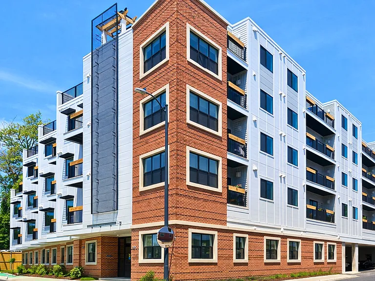 Metro Village Apartments — Photo 14