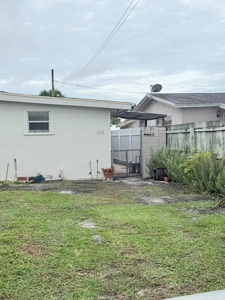 1 bed, 1.0 bath, 1200 sqft, $1,100 — Photo 1