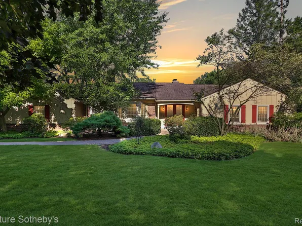 30822 Hickory Ln, Franklin, MI 48025