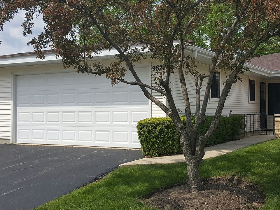 1st image of 962 Westfield Ln