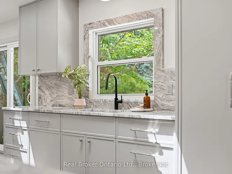 571 Leonard Ct — Photo 16