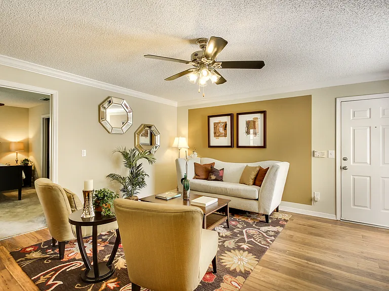 Elements of Belle Rive Apartments — Photo 6