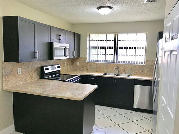 4th image of 11636 NW 91st Ave