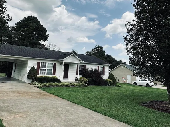 1921 Jarrett Farm Rd, Newton, NC 28658