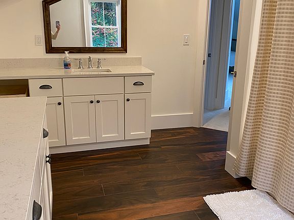 2nd floor bathroom