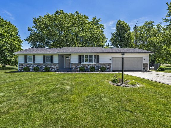 2nd image of 4992 Benzler Rd