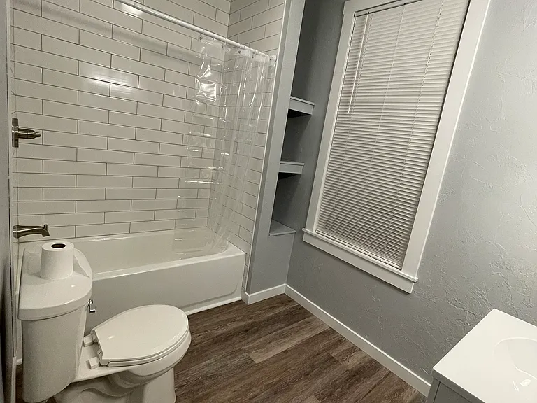 40 Park St #2 — Photo 9