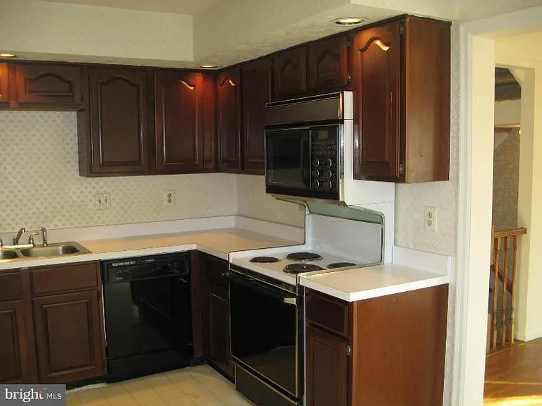4485 Regalwood Ter — Photo 10