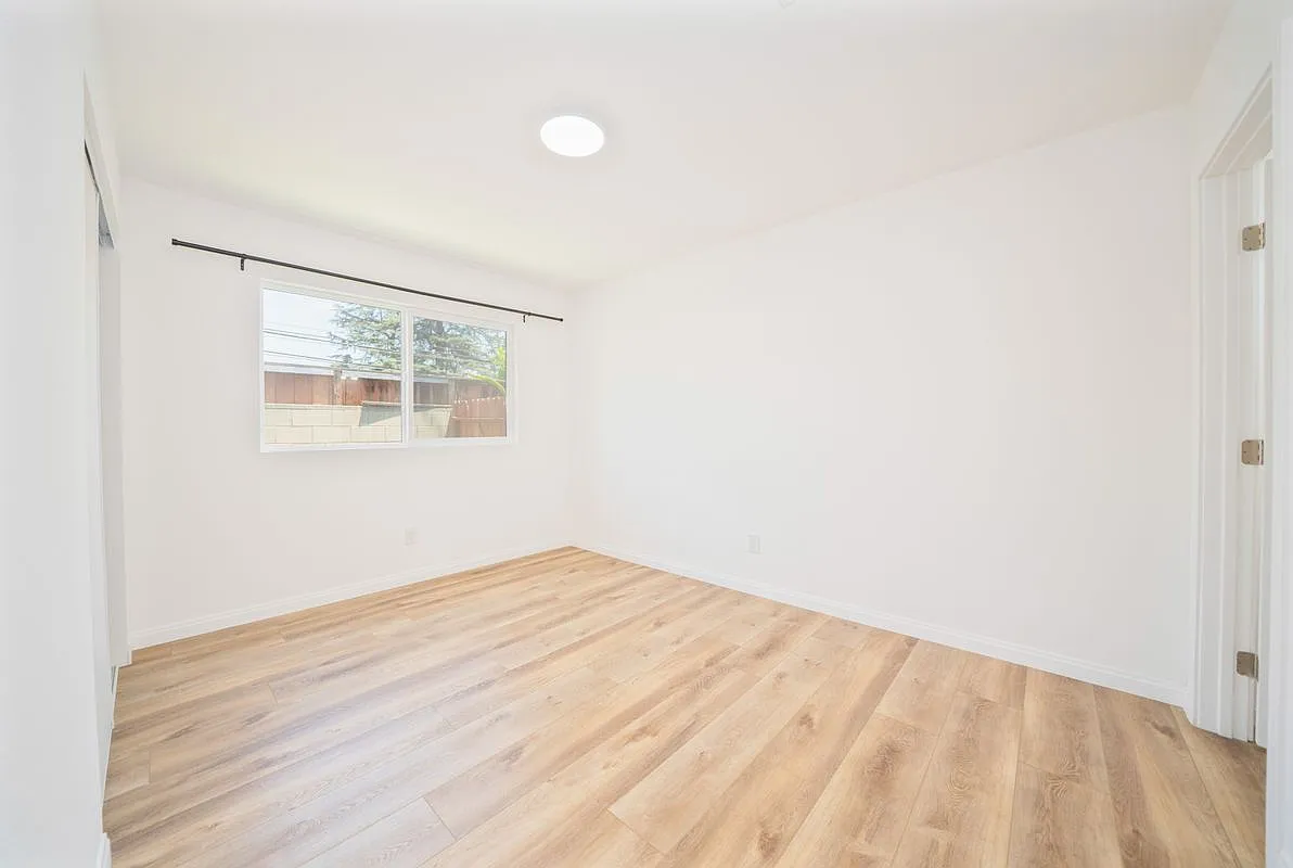 2 bed, 2.0 bath, 750 sqft, $2,700 — Photo 4