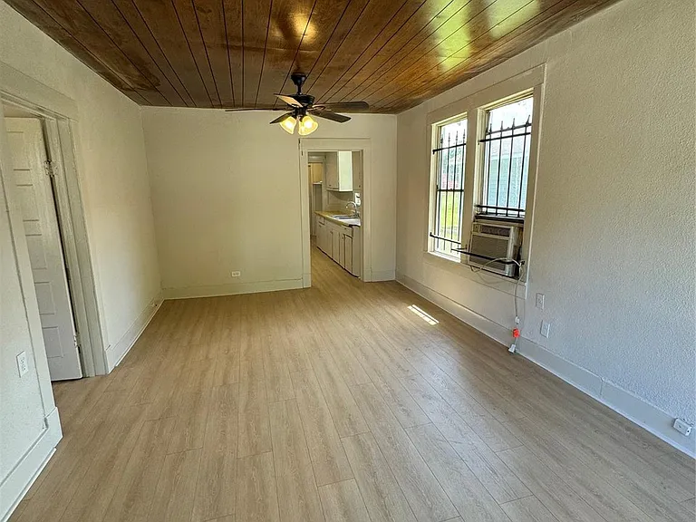 3428 Reeves St — Photo 8