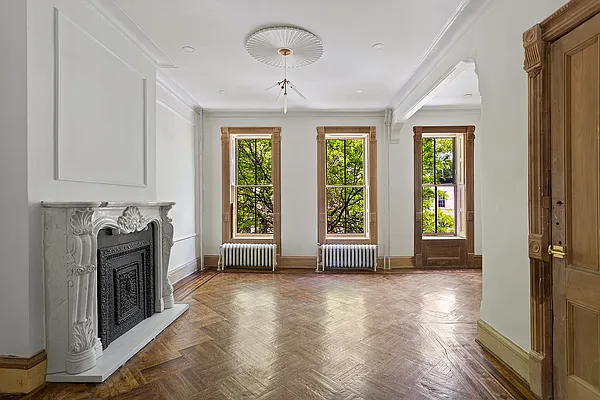 Rented by Compass | media 9