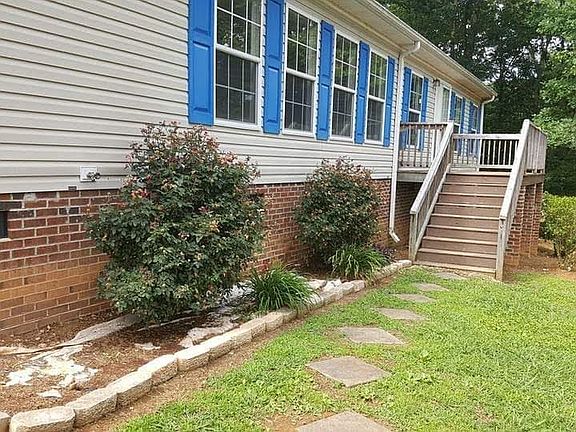 3rd image of 5503 Gouden Ln