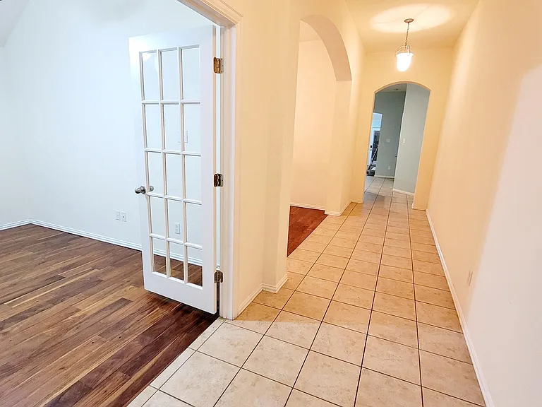 8633 Star Thistle Dr — Photo 24