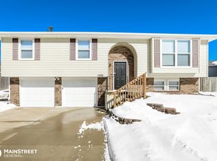 1505 N Blue Mills Rd, Independence, MO 64056