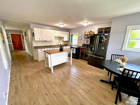 5th image of 478 E St
