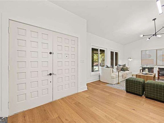 4th image of 675 Weatherly Ln