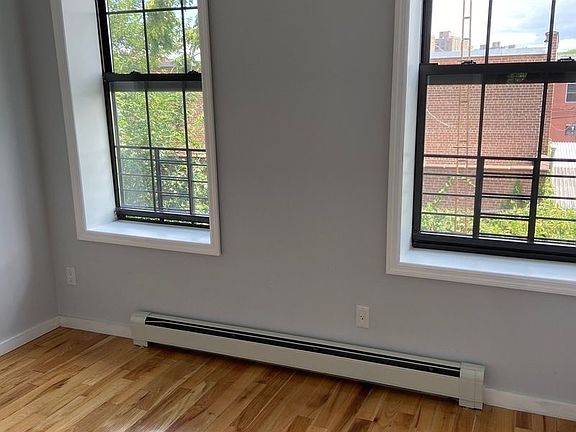 5th image of 34-21 9th St #C