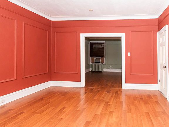 5th image of 206 Jewett Ave APT 2