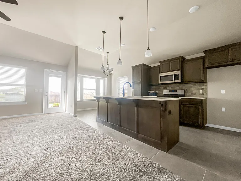9633 Ashford Dr — Photo 4