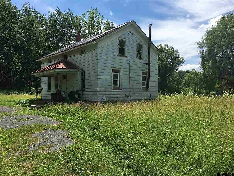 2nd image of 498 Herrick Rd