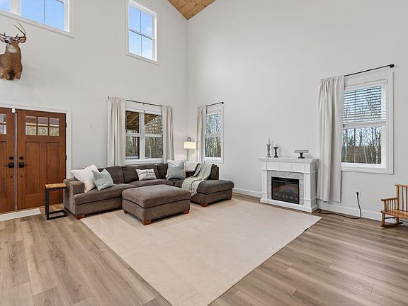 4th image of 544 Whitefield Road
