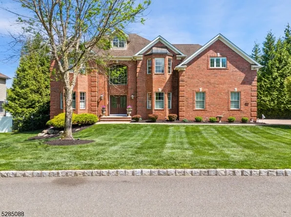 9 Nalesnik Dr, Fairfield Twp., NJ 07004
