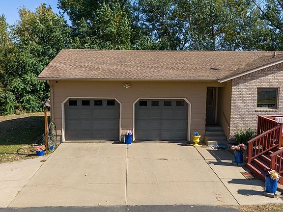 3rd image of 47702 276th St