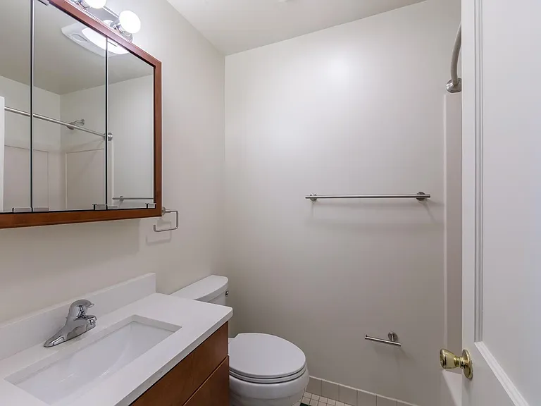 107 Bloomingdale Ave — Photo 10