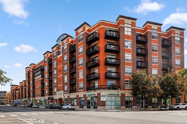 1st image of 1935 S Archer Ave APT 415