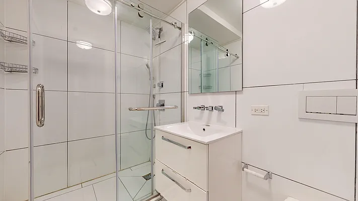 Rented by Bond New York | media 9