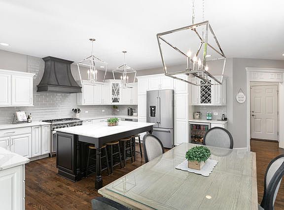 4th image of 3012 Kingbird Ct