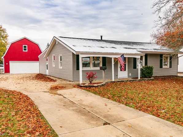 389 Karen Dr, Chardon, OH 44024