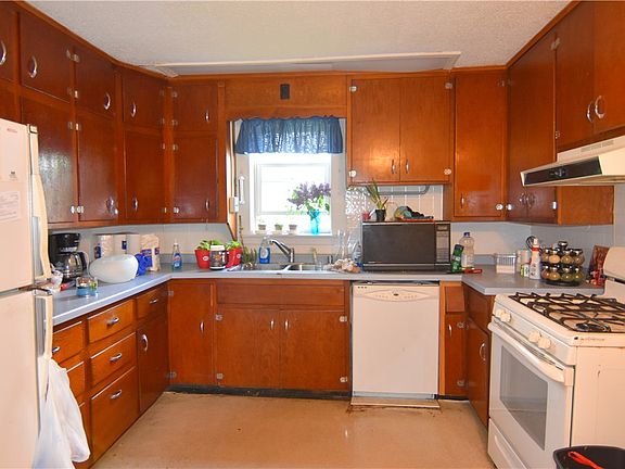 2nd image of 107 Schneider Street #2