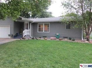 1660 N Laurel St, Wahoo, NE 68066