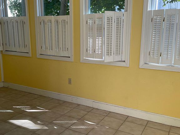 Entry 3-Season Porch