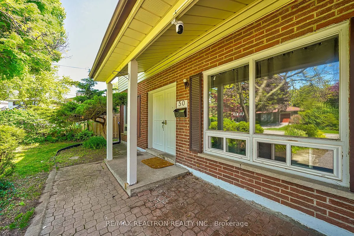 Building Photo - 50 Axsmith Cres